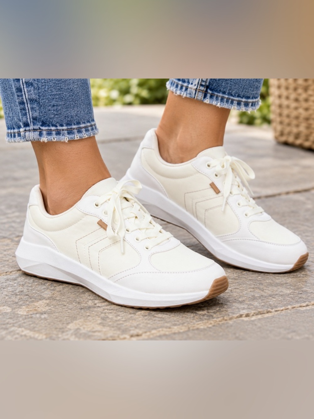 Dr. Scholl’s Women’s 9.5 Hannah Retro White Cream Lace-Up Sneakers